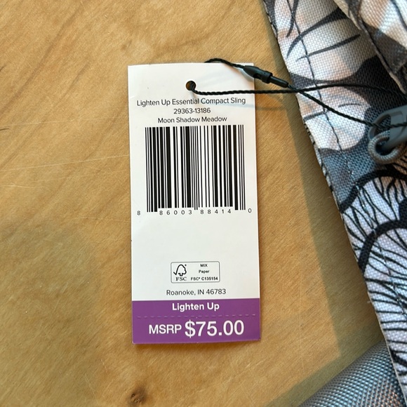 NWT Vera Bradley Sling - Picture 5 of 7